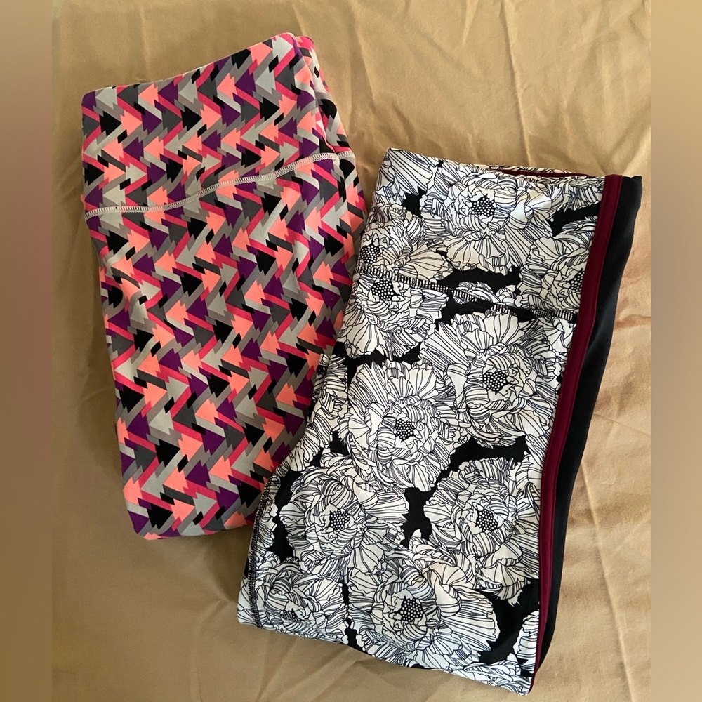 2 pairs Gap/VS Leggings